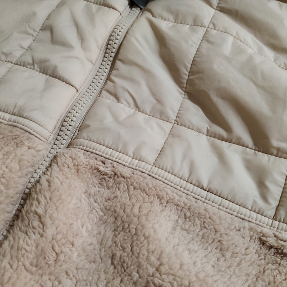 NWT Women's Cream JoyLab Cozy Cozy High Pile Sherpa & Quilted Winter Puffer Vest - Picture 6 of 9